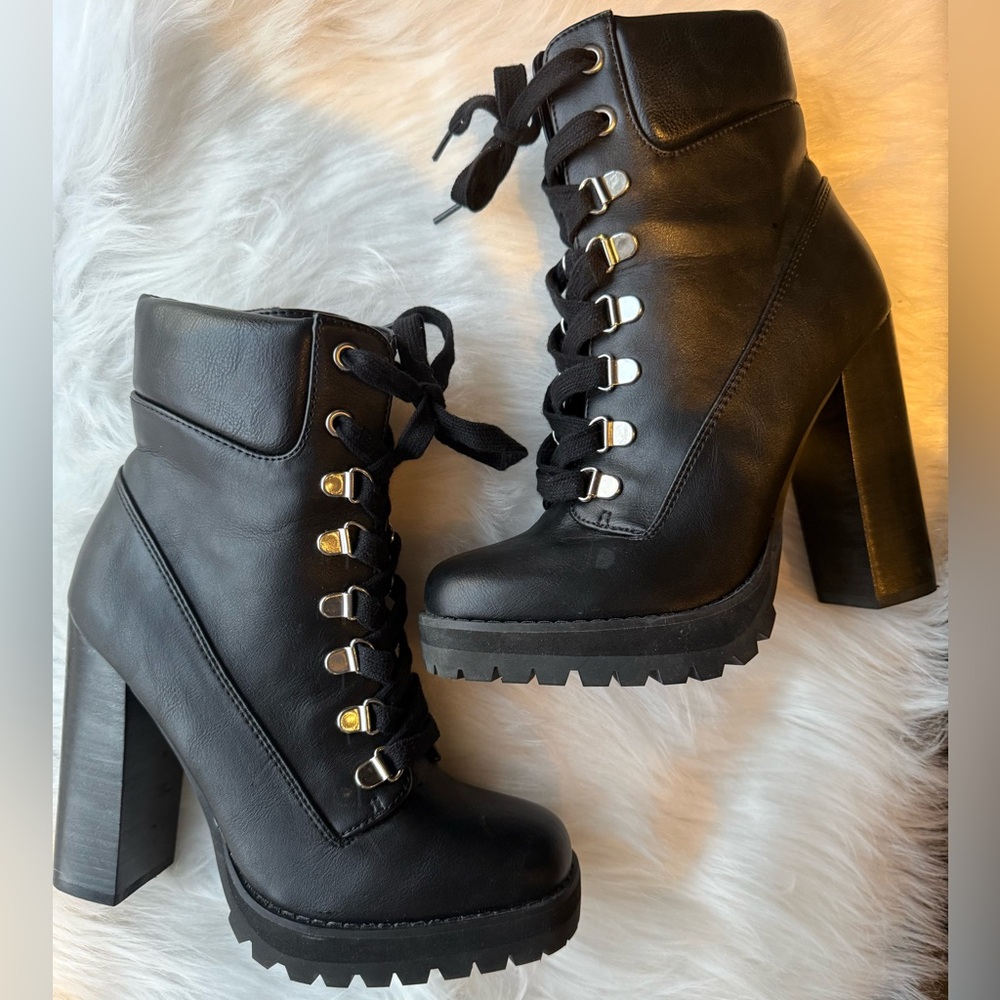 Steve Madden Black Lace-Up Heeled Boots
